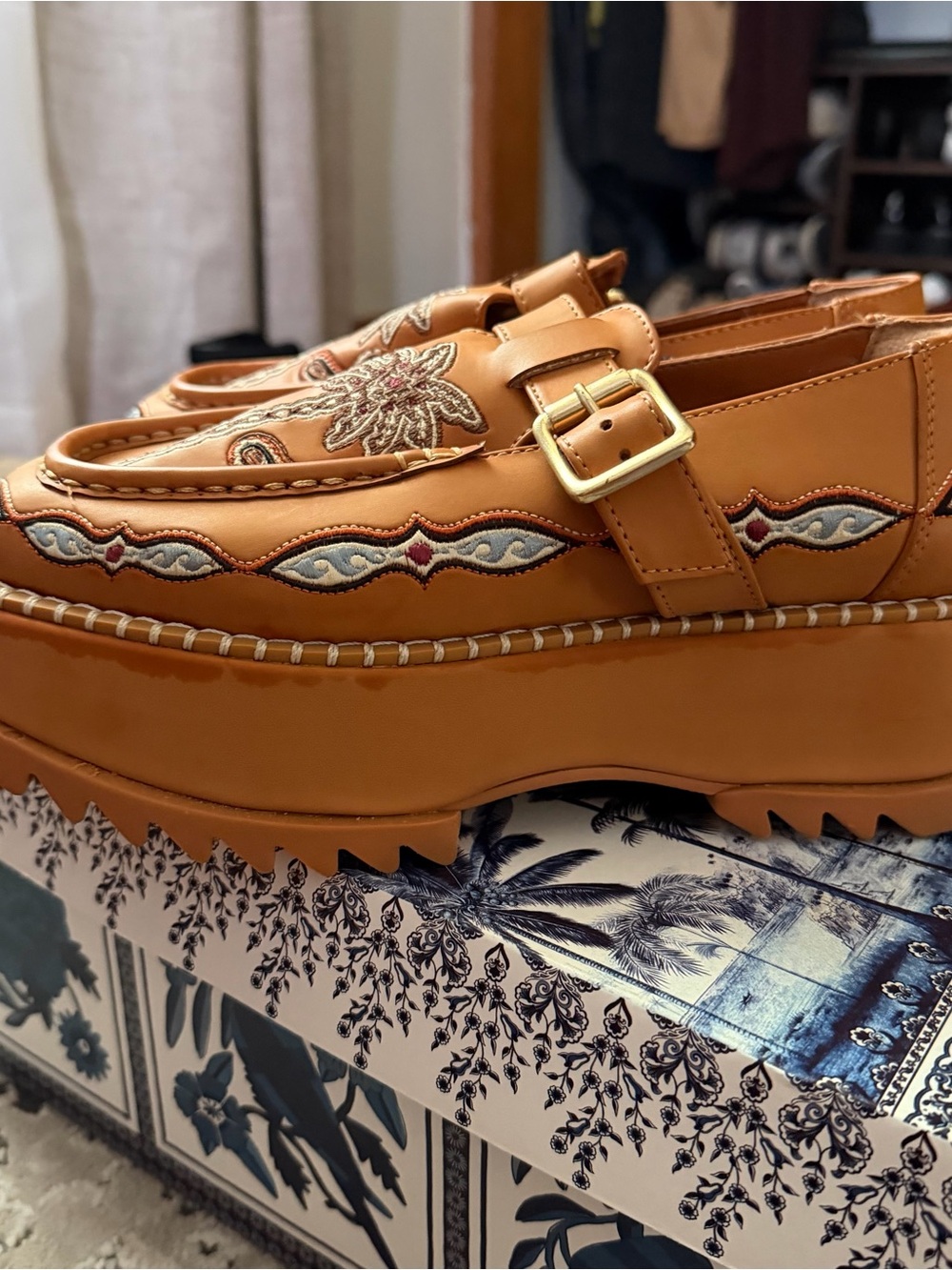 FARM RioEmbroidered Platform Loafers - Picture 2 of 5